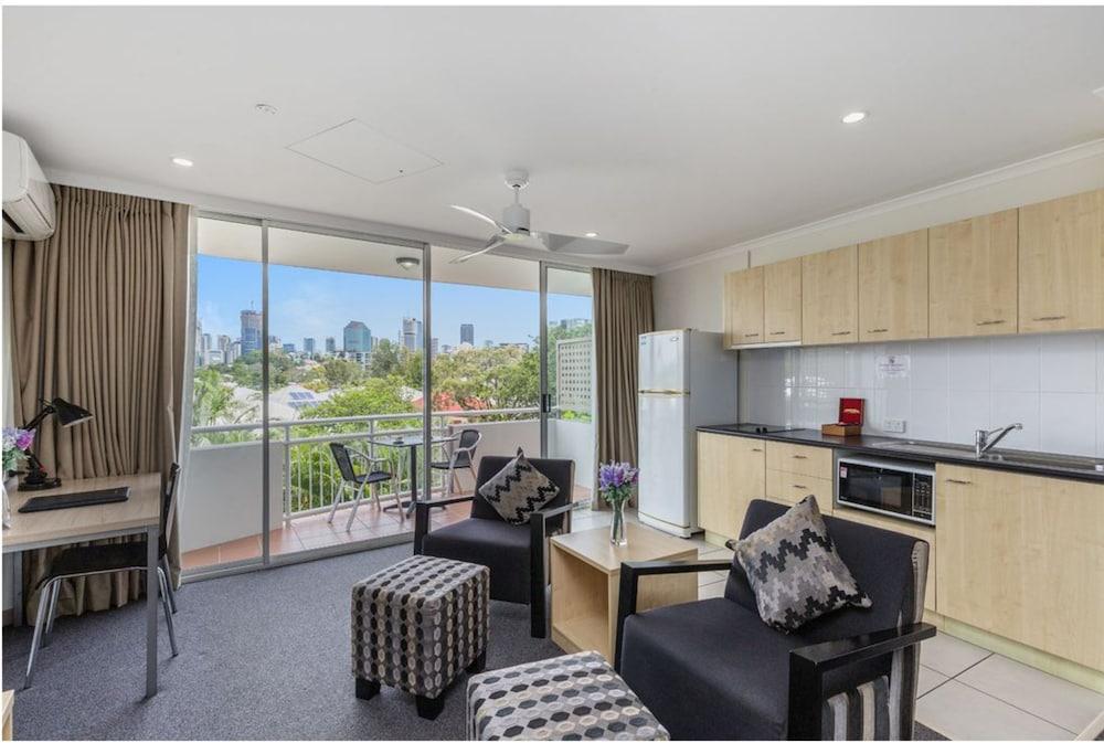 The Wellington Apartment Hotel Brisbane Exterior photo