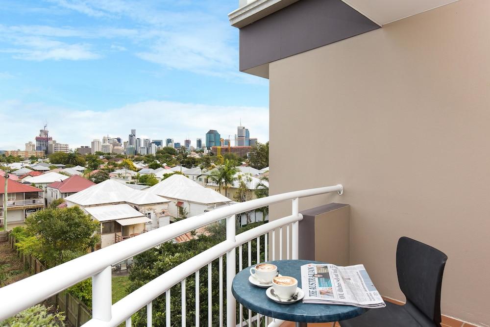 The Wellington Apartment Hotel Brisbane Exterior photo